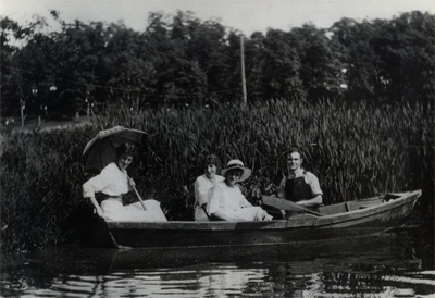 Image of boaters on the Lake